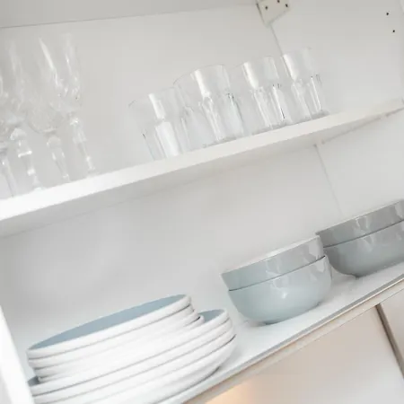 Cozy Centre - Ideal For Long Stays&contractors - Balcony - Sleeps 3 - Free Wifi *