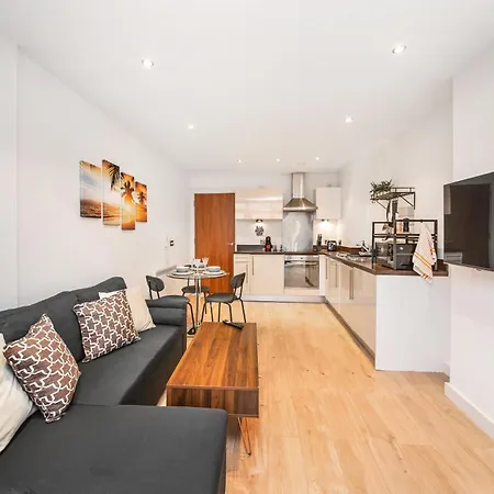 Apartment Cozy Centre - Ideal For Long & Contractors - Balcony - Sleeps 4 - Free Wifi Leeds (West Yorkshire)
