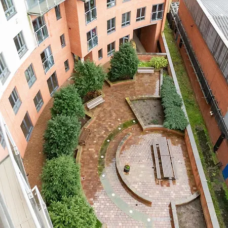 Cozy Centre - Ideal For Long Stays&contractors - Balcony - Sleeps 3 - Free Wifi Leeds (West Yorkshire)