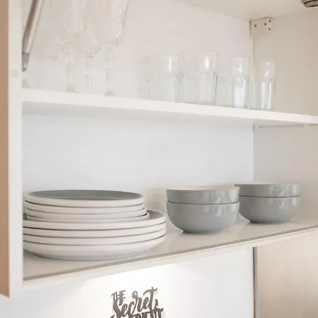 Apartment Cozy Centre - Ideal For Long & Contractors - Balcony - Sleeps 4 - Free Wifi *
