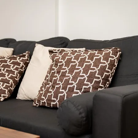 Cozy Centre - Ideal For Long Stays&contractors - Balcony - Sleeps 3 - Free Wifi Leeds (West Yorkshire)