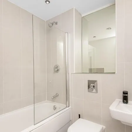 Cozy Centre - Ideal For Long Stays&contractors - Balcony - Sleeps 3 - Free Wifi * Leeds (West Yorkshire)