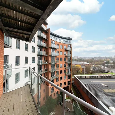 Cozy Centre - Ideal For Long Stays&contractors - Balcony - Sleeps 3 - Free Wifi Apartament *