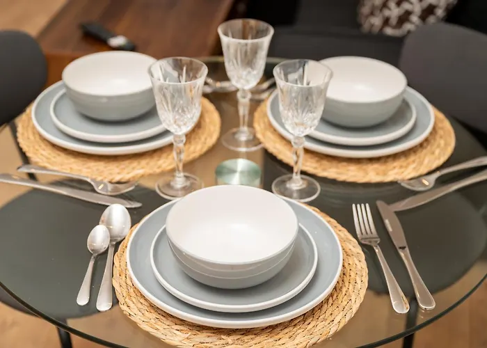 Apartamento Cozy Centre - Ideal For Long & Contractors - Balcony - Sleeps 3 - Free Wifi *