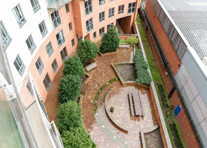 Cozy Centre - Ideal For Long & Contractors - Balcony - Sleeps 3 - Free Wifi Leeds (West Yorkshire)