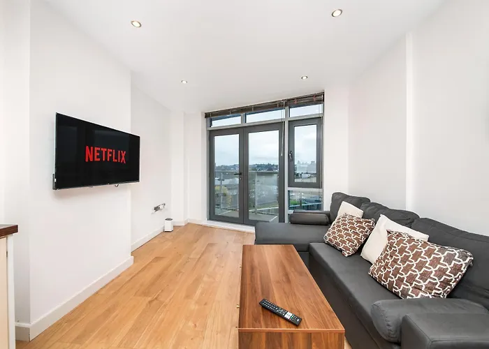 Cozy Centre - Ideal For Long & Contractors - Balcony - Sleeps 3 - Free Wifi Apartamento *