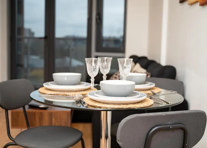 Apartamento Cozy Centre - Ideal For Long & Contractors - Balcony - Sleeps 3 - Free Wifi *