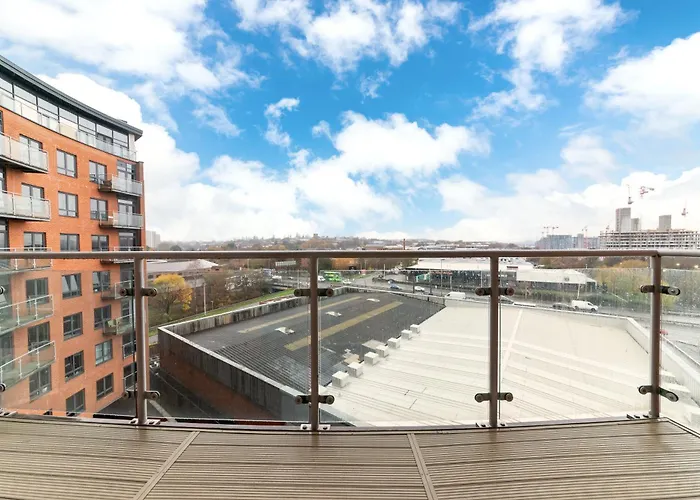 Apartamento Cozy Centre - Ideal For Long & Contractors - Balcony - Sleeps 3 - Free Wifi *