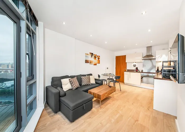 Cozy Centre - Ideal For Long & Contractors - Balcony - Sleeps 3 - Free Wifi