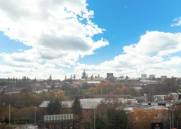 Cozy Centre - Ideal For Long & Contractors - Balcony - Sleeps 3 - Free Wifi * Leeds (West Yorkshire)