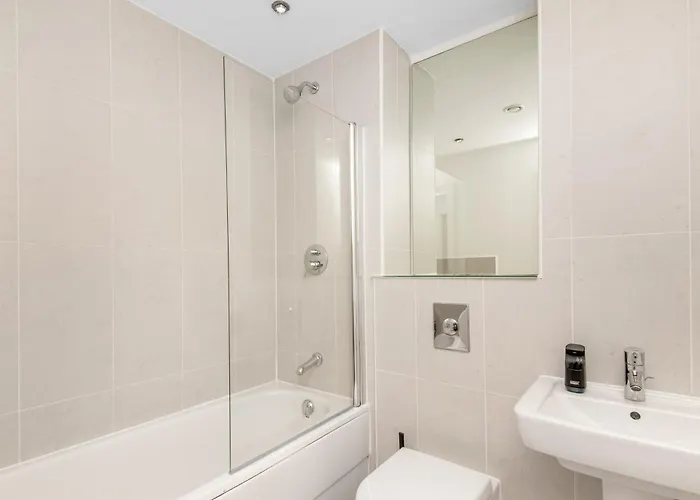 Cozy Centre - Ideal For Long & Contractors - Balcony - Sleeps 3 - Free Wifi * Leeds (West Yorkshire)