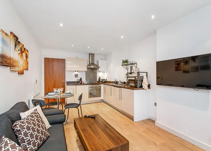 Cozy Centre - Ideal For Long & Contractors - Balcony - Sleeps 3 - Free Wifi Leeds (West Yorkshire)