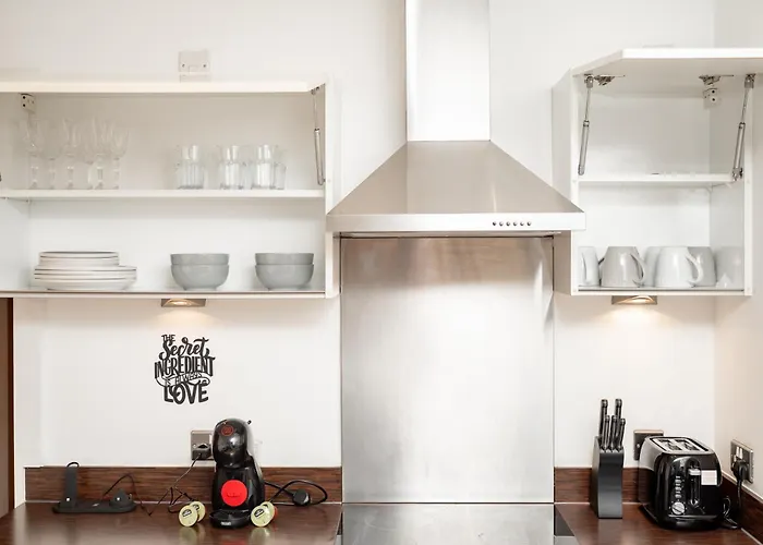 Apartamento Cozy Centre - Ideal For Long & Contractors - Balcony - Sleeps 3 - Free Wifi *