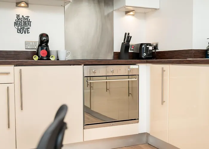 Cozy Centre - Ideal For Long & Contractors - Balcony - Sleeps 3 - Free Wifi