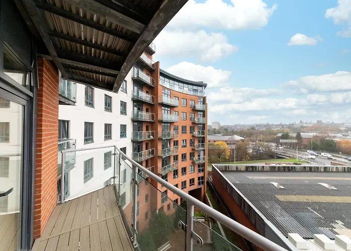 Cozy Centre - Ideal For Long & Contractors - Balcony - Sleeps 3 - Free Wifi Apartamento *