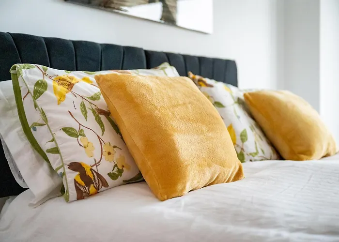 Cozy Centre - Ideal For Long & Contractors - Balcony - Sleeps 3 - Free Wifi Apartamento *