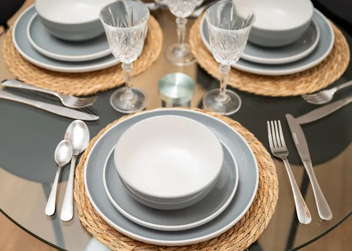 Cozy Centre - Ideal For Long & Contractors - Balcony - Sleeps 3 - Free Wifi