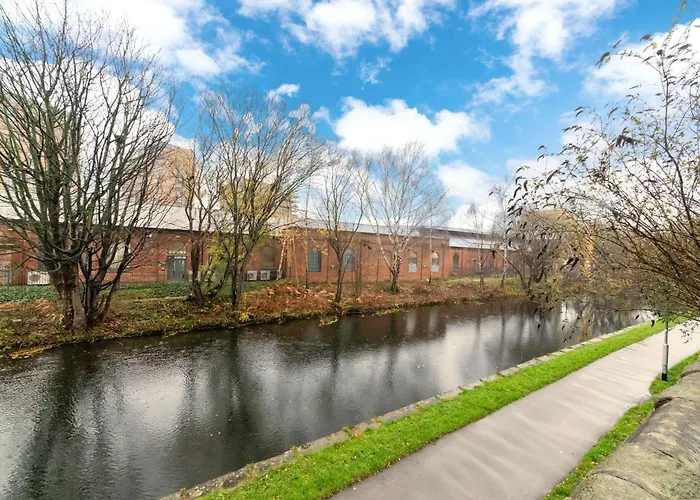 Cozy Centre - Ideal For Long & Contractors - Balcony - Sleeps 3 - Free Wifi Apartamento *