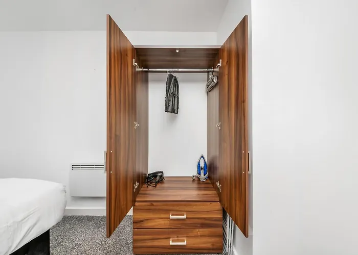 Apartamento Cozy Centre - Ideal For Long & Contractors - Balcony - Sleeps 3 - Free Wifi