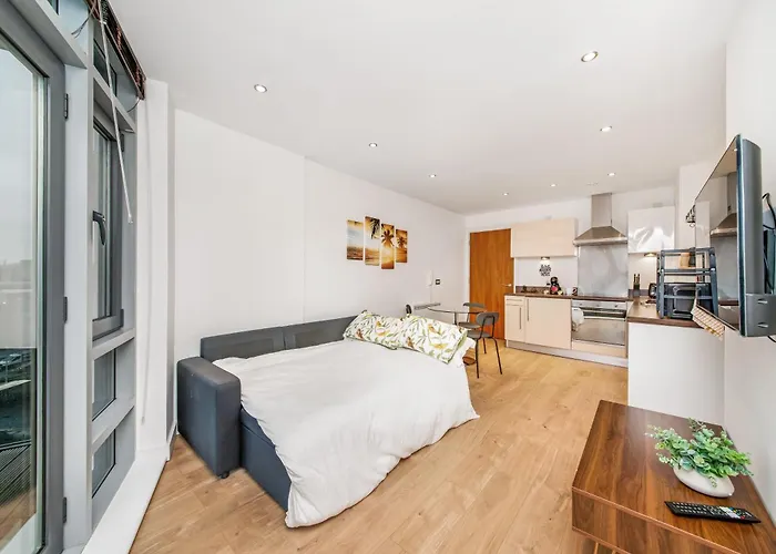 Apartamento Cozy Centre - Ideal For Long & Contractors - Balcony - Sleeps 3 - Free Wifi *